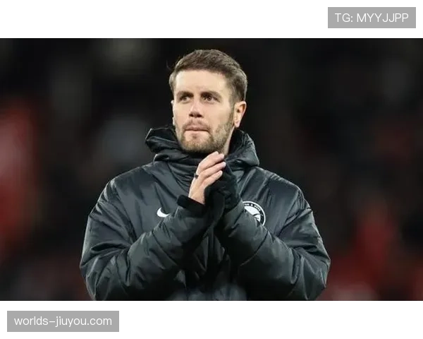 即时：布赖顿霍夫球员三笘薰因伤被替换下场